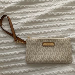 Michael kors wristlet